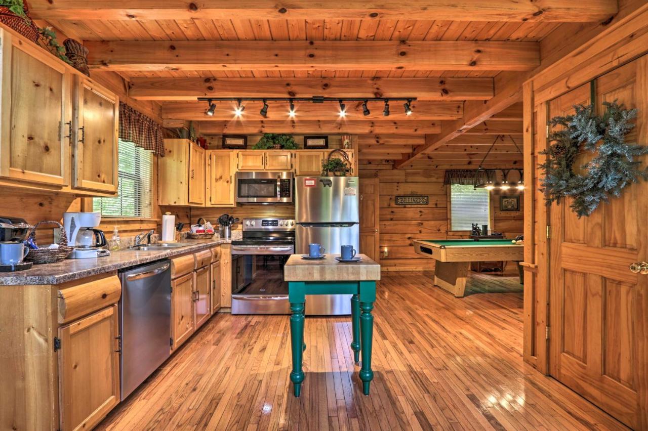Gatlinburg Mountainside Escape With Deck And Hot Tub! Villa Exterior photo