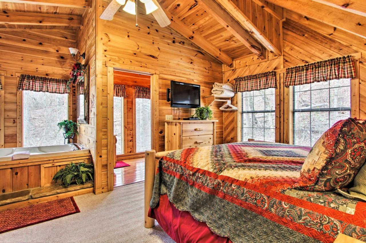 Gatlinburg Mountainside Escape With Deck And Hot Tub! Villa Exterior photo