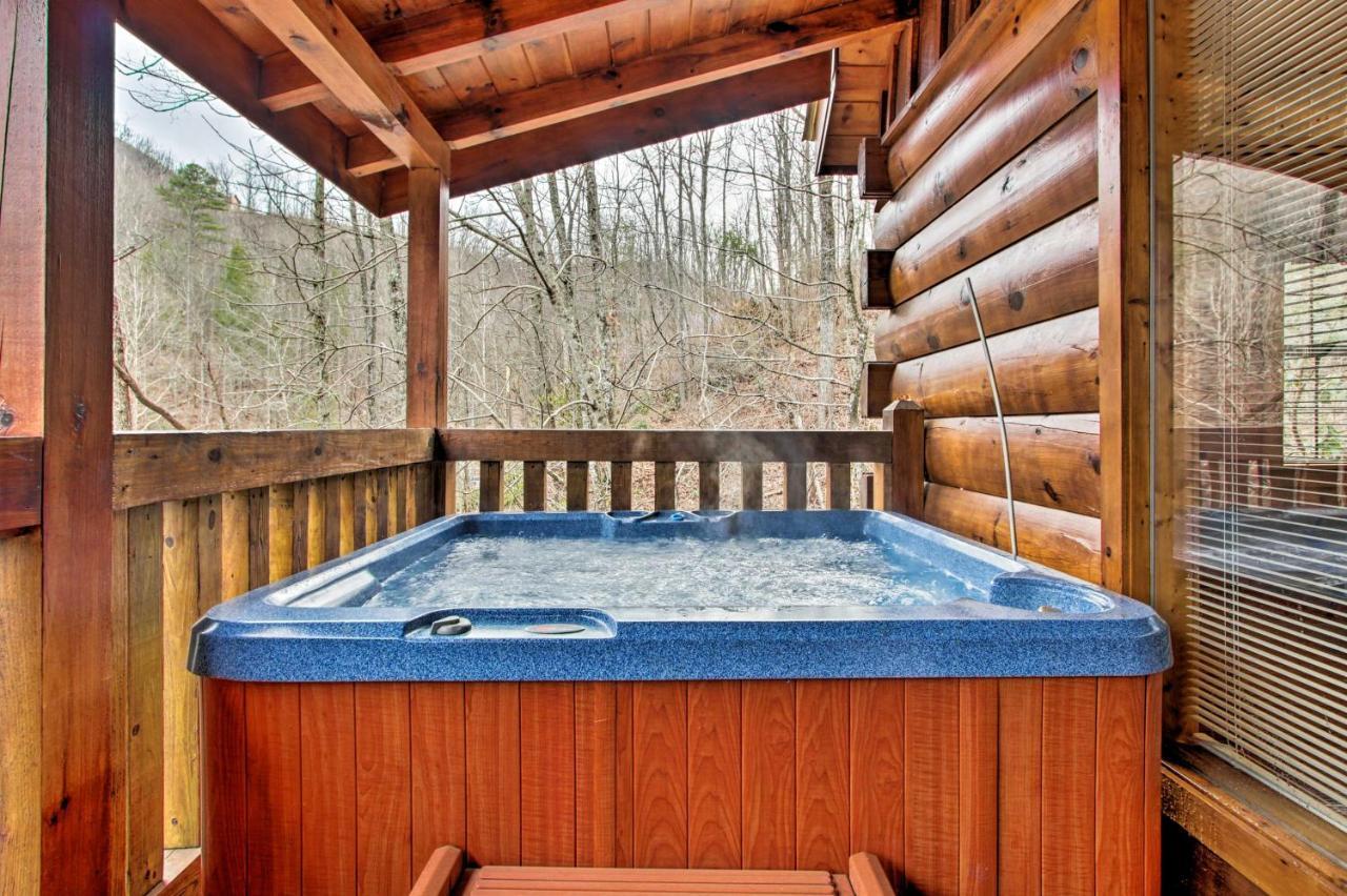 Gatlinburg Mountainside Escape With Deck And Hot Tub! Villa Exterior photo