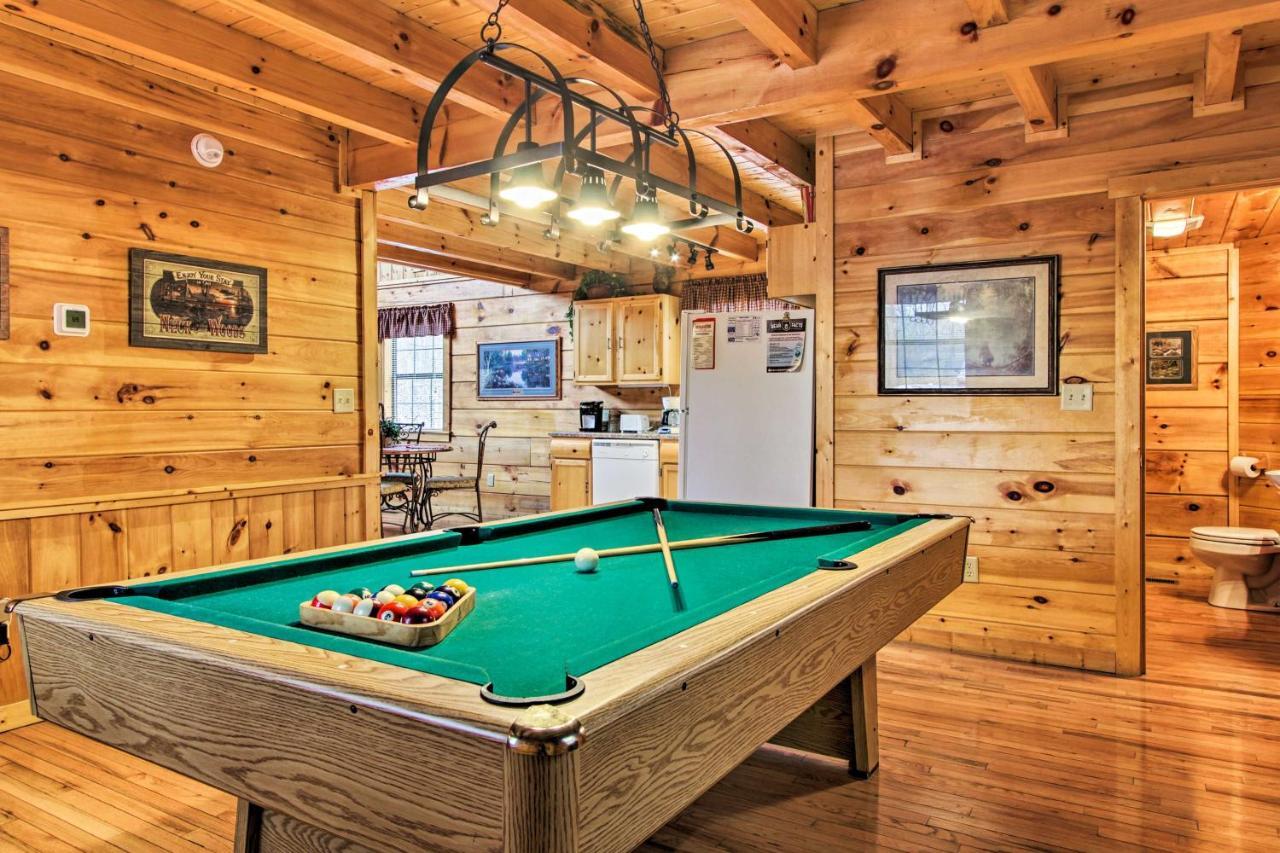 Gatlinburg Mountainside Escape With Deck And Hot Tub! Villa Exterior photo