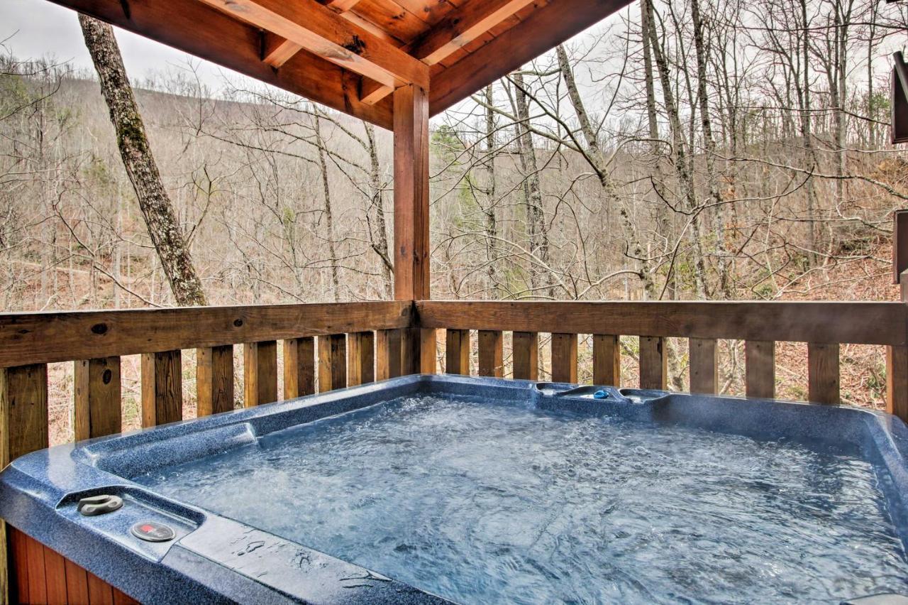 Gatlinburg Mountainside Escape With Deck And Hot Tub! Villa Exterior photo